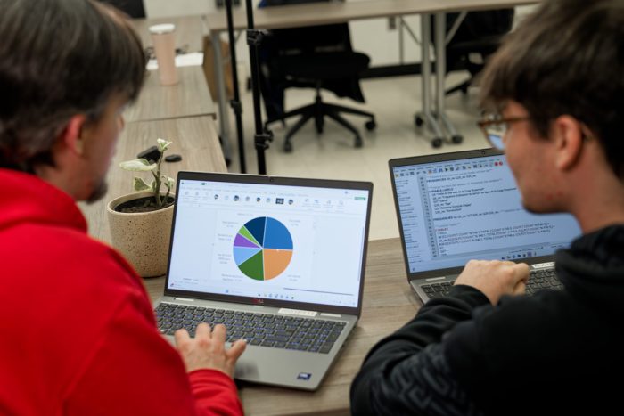 Étudiants en Techniques de recherche et de gestion de données