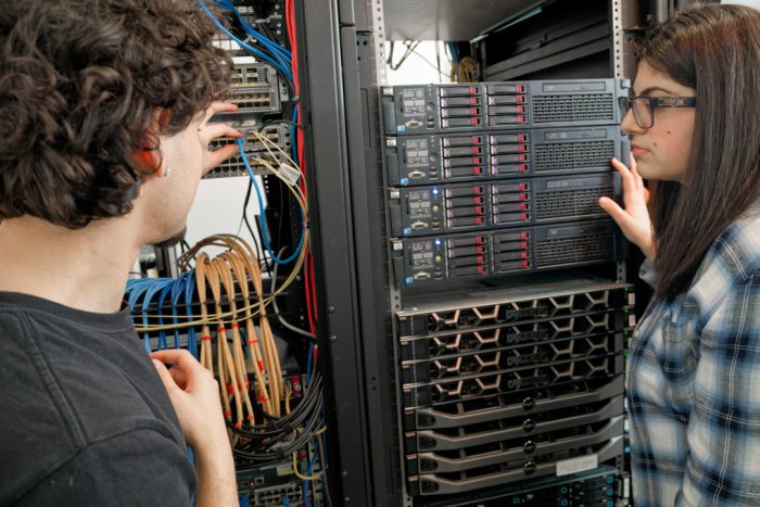 Étudiants en Techniques de l'informatique, profil Réseautique: sécurité et virtualisation