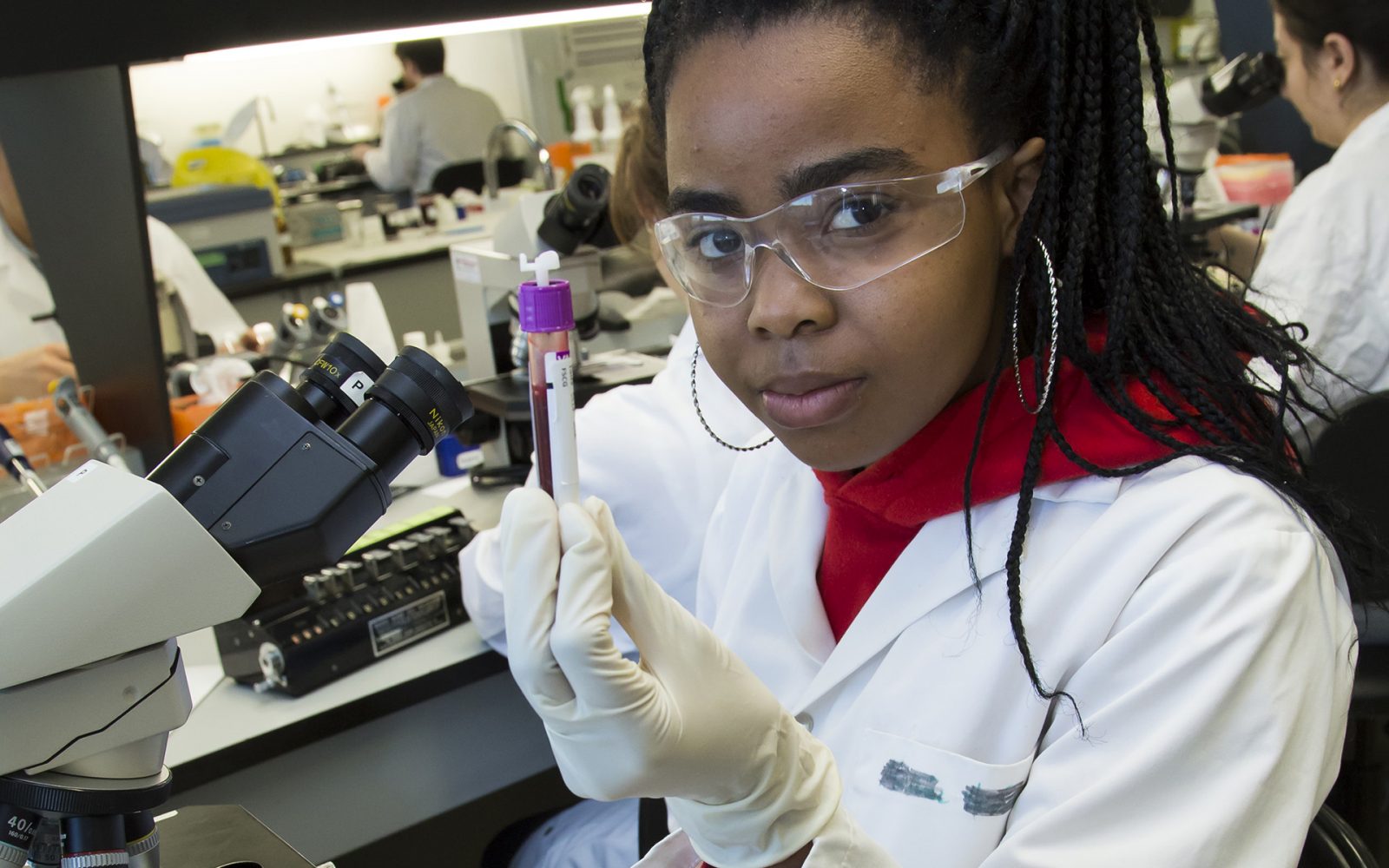 Hématologie dans le laboratoire d'analyses biomédicales