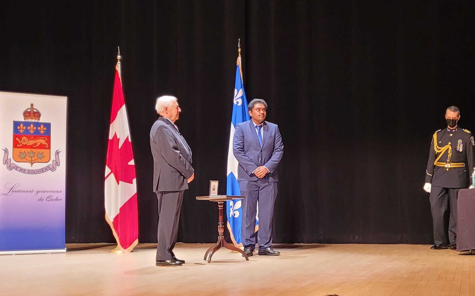 Kumaran Satkunanathan, étudiant du Cégep de Rosemont et lauréat d'une médaille du Lieutenant-gouverneur du Canada pour la jeunesse
