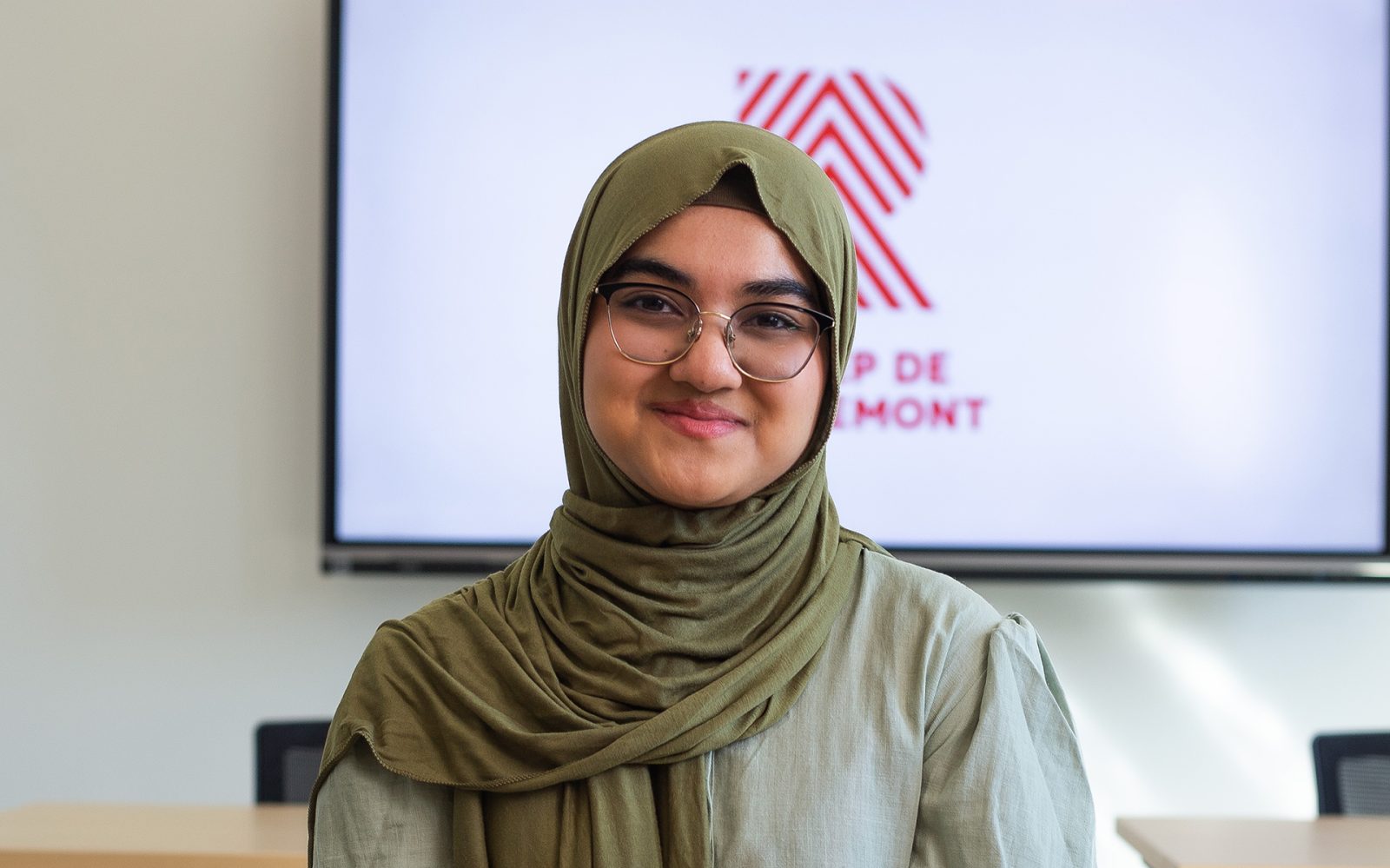 Arshi, finissante du programme Techniques de l'informatique, profil Développement d'applications Web et mobiles au Cégep de Rosemont