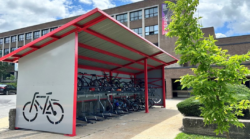 Support à vélos au Cégep de Rosemont